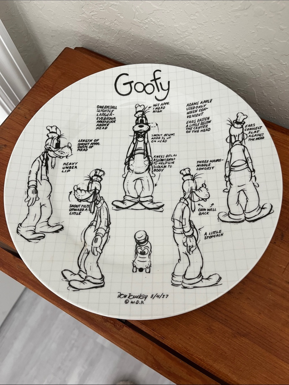 Disney Goofy Sketch Wall Plate - White & Black